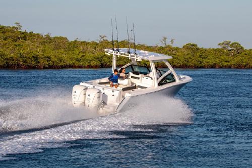 the-new-2026-robalo-r277.jpg